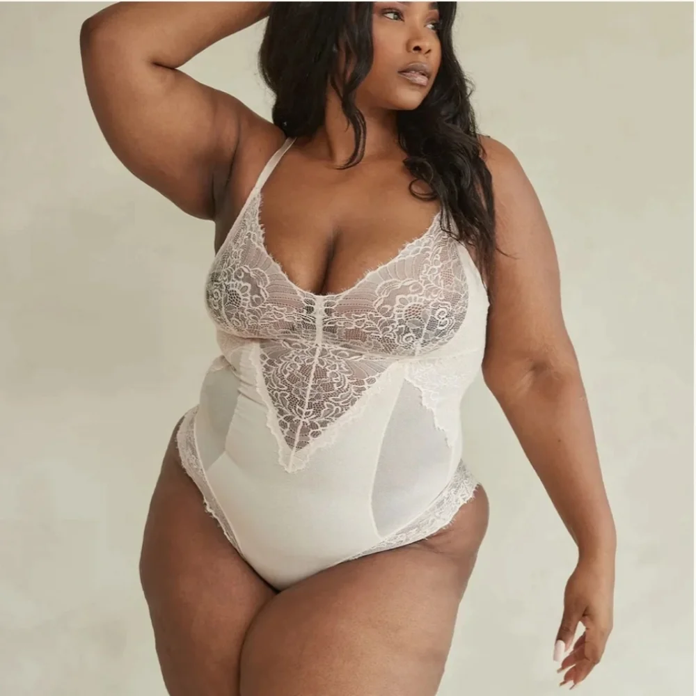 Pinsy Smoothing Lace Shapewear Bodysuit In Whisper Pink Size 3X NEW! Shapesuit